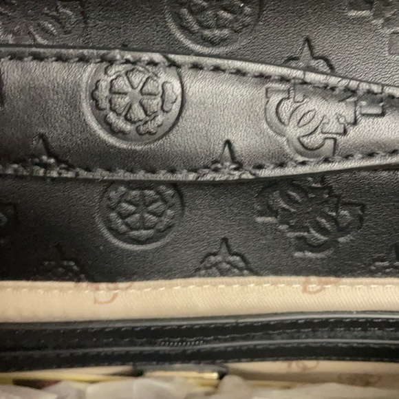 Guess Monogram Crossbody - Picture 5 of 5